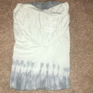 A ‘soft & sexy’ tie-dyed T-shirt